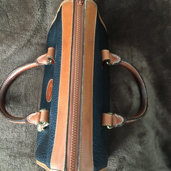 🎉Host Pick 🎉Vintage Dooney & Bourke Lg Black/Tan Satchel - Picture 8 of 12